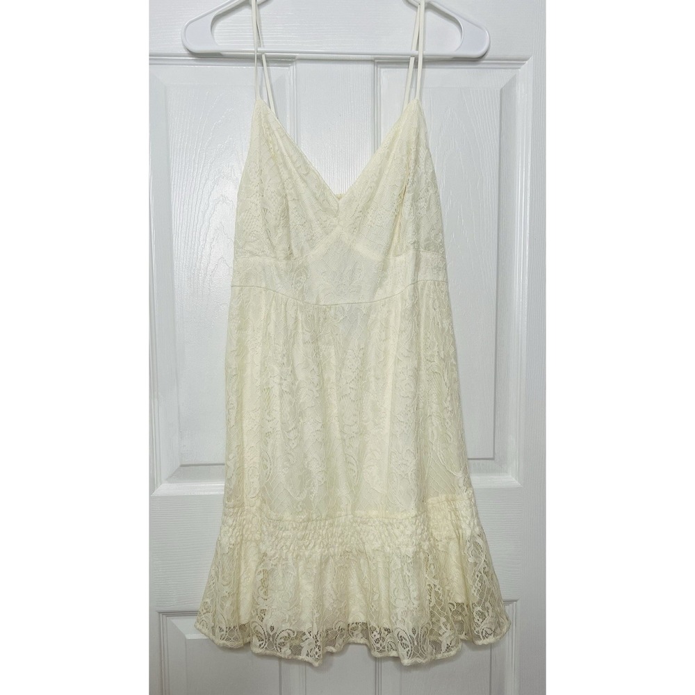 Hollister Ruffle Hem Off White Lace Mini V-Neck Strappy Lined Dress Size M NWT - Picture 3 of 12